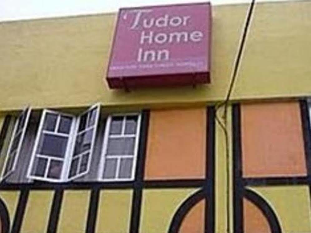 Tudor Home Inn Камерон-Хайлендс Экстерьер фото